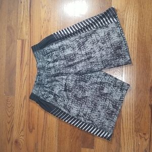 Old Navy Boy's Black & Gray Shorts Size M (8) with side pockets